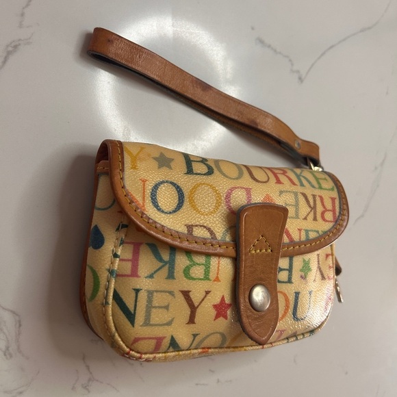 Dooney & Bourke Vintage Wristlet- EUC - Picture 3 of 15